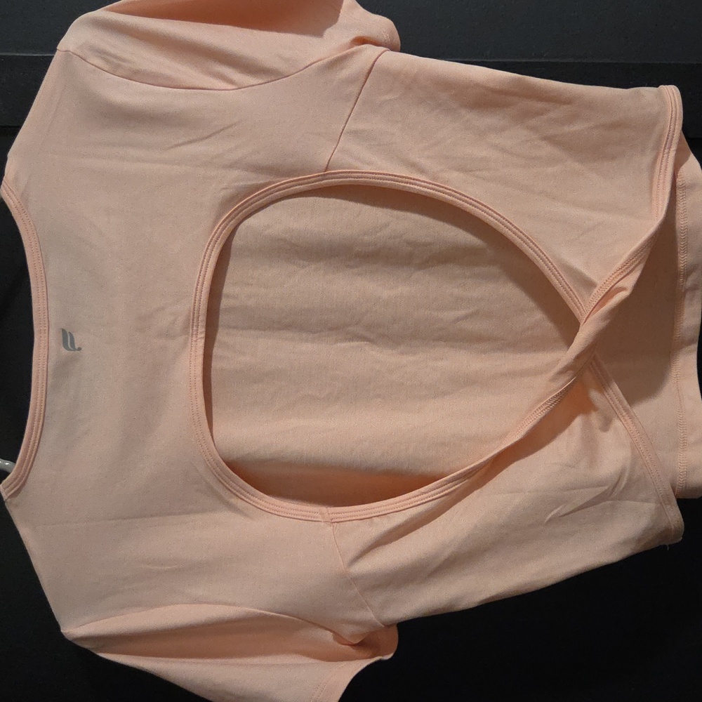 Fabletics Cropped Top - Picture 2 of 2